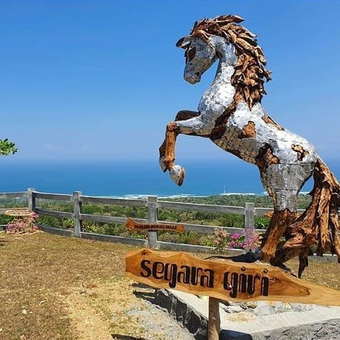 Segara Giri Resto: Tempat Makan Asyik dengan Panorama Pantai Parangtritis yang Eksotis Segara Giri Resto